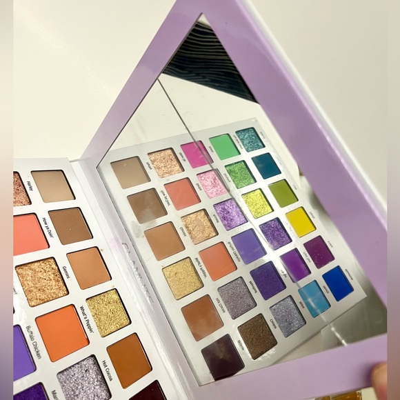 Glamlite X Mikayla Palette - Picture 6 of 6